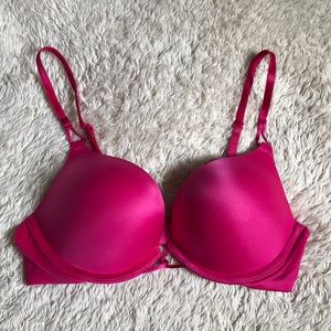 Victoria’s Secret Miraculous Plunge Push-Up Bra